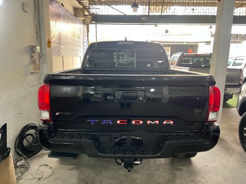 Tacoma 2016 ពណ៍ខ្មៅ ប៉ុង២ JBL បើកដំបូល