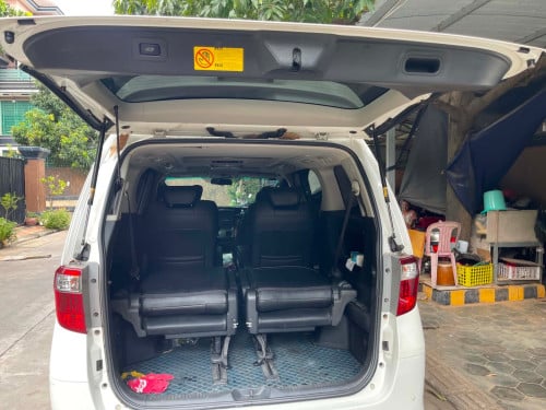 Toyota Alphard ស 2012