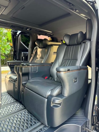 Toyota Alphart  ស្ពិច រុស្សុី  ឡានថ្មីម្ចាស់ដើម អត់បាញ់ថ្នាំ គីឡូប្រើតិច