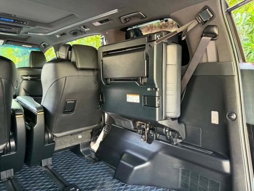 Toyota Alphart  ស្ពិច រុស្សុី  ឡានថ្មីម្ចាស់ដើម អត់បាញ់ថ្នាំ គីឡូប្រើតិច