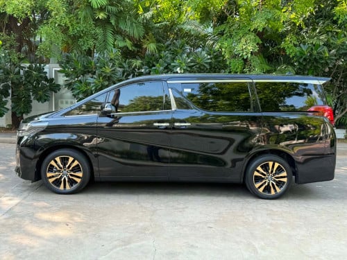 Toyota Alphart 2018 Executiv lounge ស្ពិចរុស្សុី​ ប្រេីបាន6គីឡូជាងសុីន​ ម្ចាញដេីមទីមួយ​ មិនដែលជួល