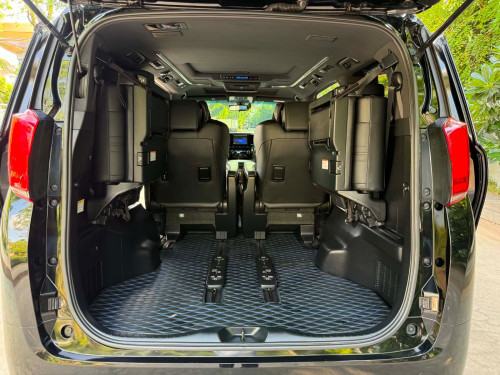 Toyota Alphart 2018 Executiv lounge ស្ពិចរុស្សុី​ ប្រេីបាន6គីឡូជាងសុីន​ ម្ចាញដេីមទីមួយ​ មិនដែលជួល