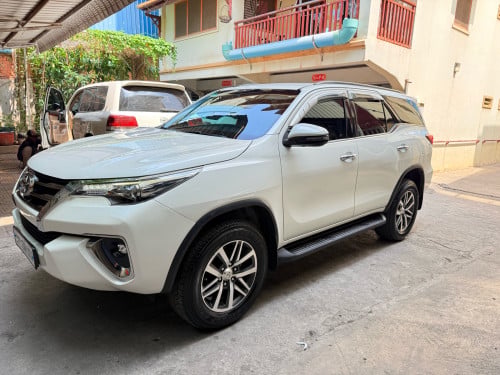 TOYOTA Fortuner នៅថ្មីណាស់ម្ចាស់ដើម,Year:2018 ជិះបានតិច