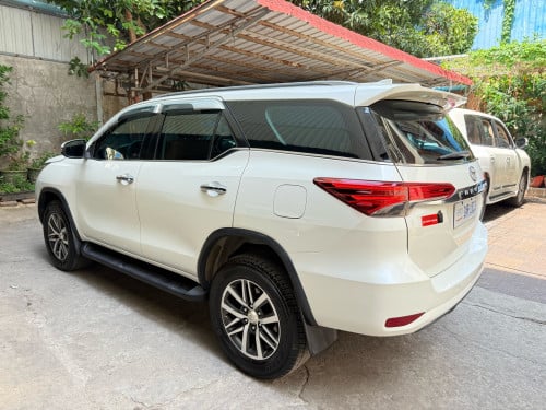 TOYOTA Fortuner នៅថ្មីណាស់ម្ចាស់ដើម,Year:2018 ជិះបានតិច