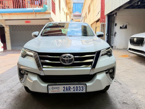 TOYOTA Fortuner នៅថ្មីណាស់ម្ចាស់ដើម,Year:2018 ជិះបានតិច
