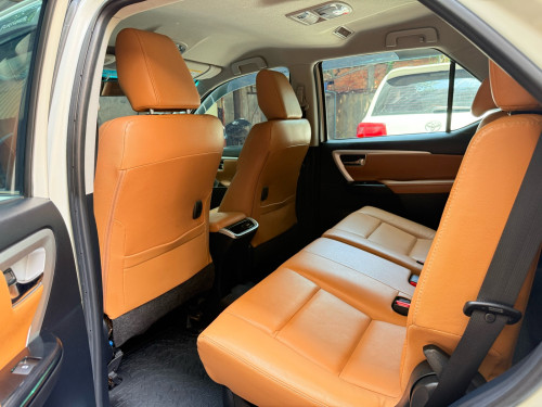 TOYOTA Fortuner នៅថ្មីណាស់ម្ចាស់ដើម,Year:2018 ជិះបានតិច