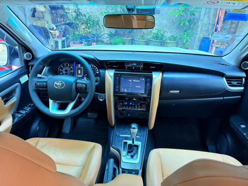 TOYOTA Fortuner នៅថ្មីណាស់ម្ចាស់ដើម,Year:2018 ជិះបានតិច