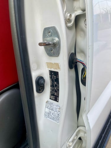 Toyota PRA 05 ពណ៍ស ឡានស្អាតអត់មានបុកប៉ះទេលក់ប្រញ៉ាប់