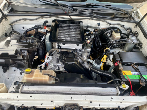 Toyota PRA 05 ពណ៍ស ឡានស្អាតអត់មានបុកប៉ះទេលក់ប្រញ៉ាប់