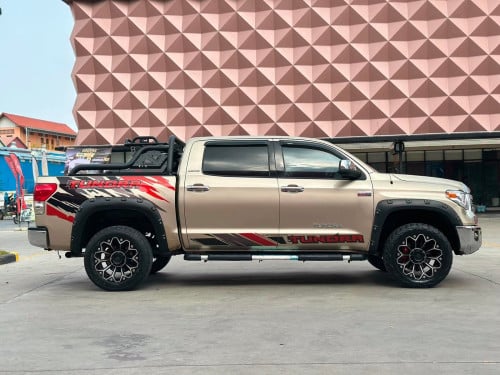 Tundra 08 ឡើងមុខ 014 limited ឡានស្អាត មានឡាយសិន