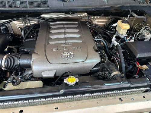 Tundra 08 ឡើងមុខ 014 limited ឡានស្អាត មានឡាយសិន