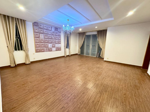 Twin Villa 7 bedrooms for rent Near Orkide St 2004
