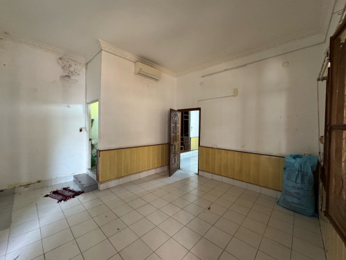Villa 5 Bedrooms For Rent in Toul Kork Area