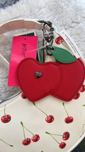 Women’s Handbag កាបូបយួរដៃមនុស្សស្រី