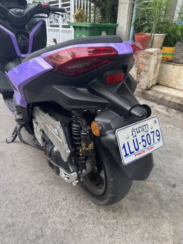 xmax 300