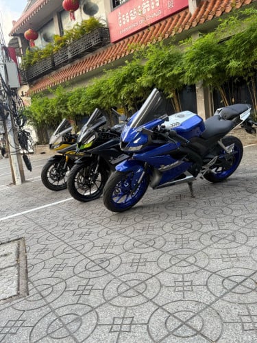 Yamaha R15