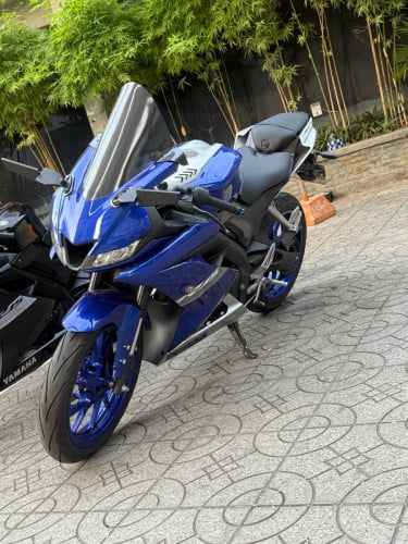 Yamaha R15