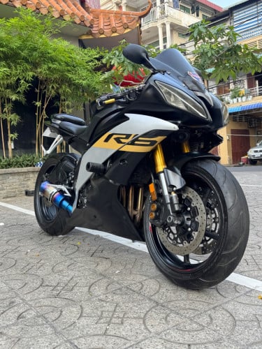 Yamaha R6