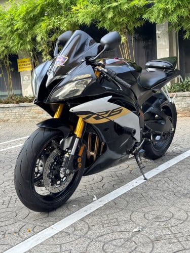Yamaha R6