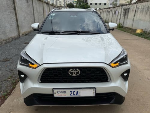 YARIS. CROSS . ឆ្នាំ 2024 Fulloption