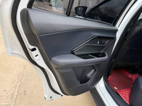 YARIS. CROSS . ឆ្នាំ 2024 Fulloption