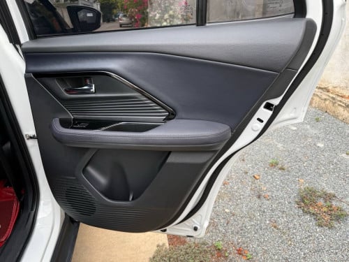 YARIS. CROSS . ឆ្នាំ 2024 Fulloption