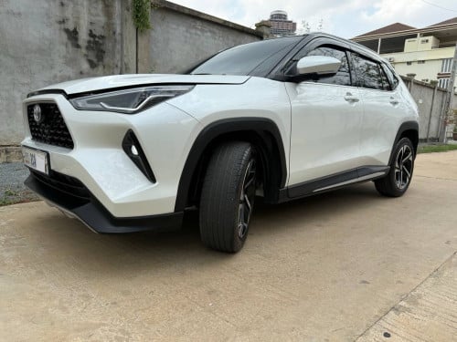 YARIS. CROSS . ឆ្នាំ 2024 Fulloption
