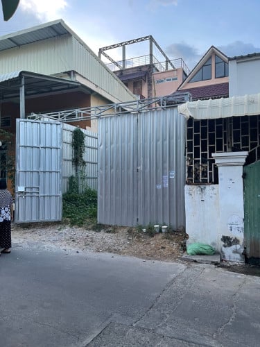 ដីសម្រាប់លក់