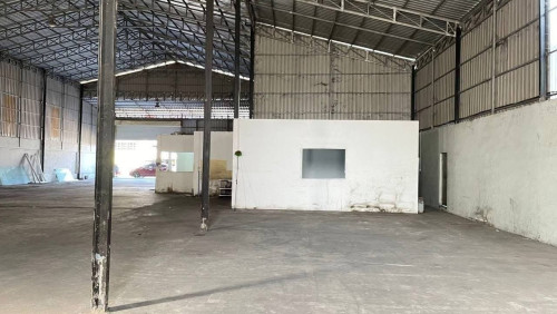 #ឃ្លាំងអាជីវកម្មជួលនៅ ស្ទឹងមានជ័យ។