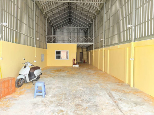 #ឃ្លាំងជួលនៅក្រាំងធ្នង់ សែនសុខ។