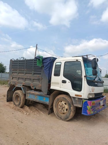 រថយន្ត ដឹកដី លក់