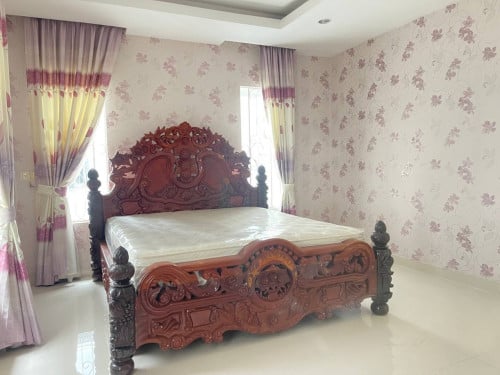 វីឡាភ្លោះ លក់បន្ទាន់ទីតាំង នៅបុរីវិមានភ្នំពេញ ខណ្ឌឫស្សីកែវ