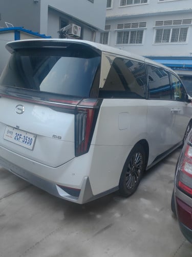上牌一年不到准新车