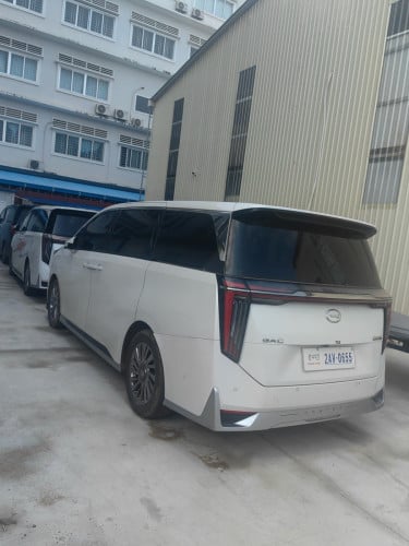 上牌一年不到准新车