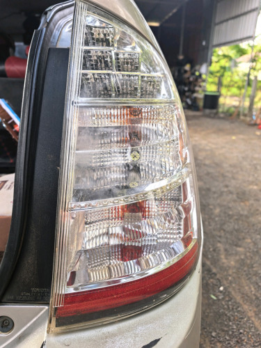 ស្តុបក្រោយ Prius សុីនអាមេរិចស្តាំ ឆ្វេងតៃវ៉ាន់