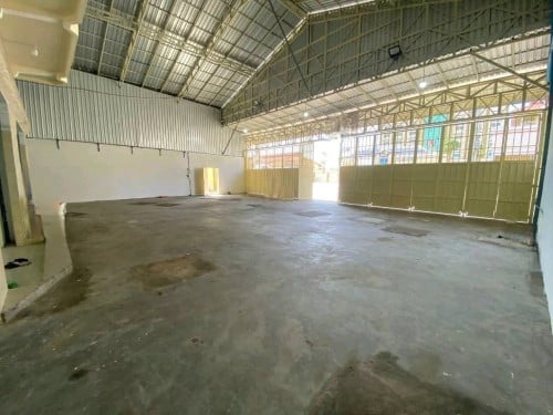 ឃ្លាំងអាជីវកម្មសម្រាប់ជួល នៅក្រាំងធ្នង់!