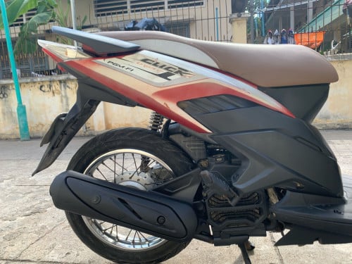 ម៉ូតូលក់​