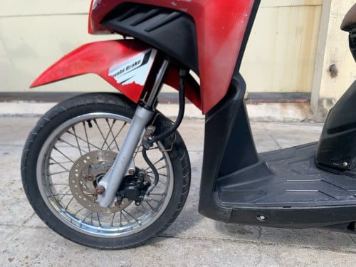 ម៉ូតូលក់​