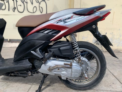 ម៉ូតូលក់​