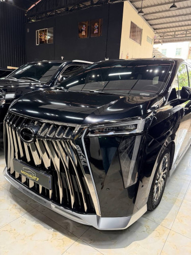 ឡានថ្មីដូចខ្លាញ់គោ