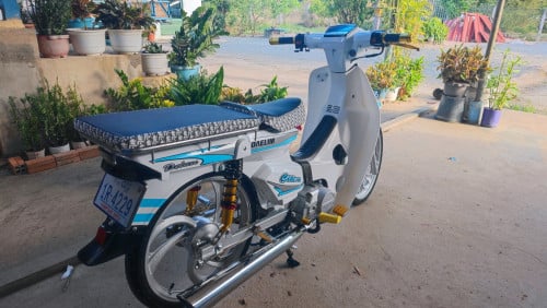 ម៉ូតូសង់ការ៉េរៀបចំថ្មីមានពន្ធ