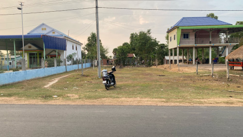 ដីលក់