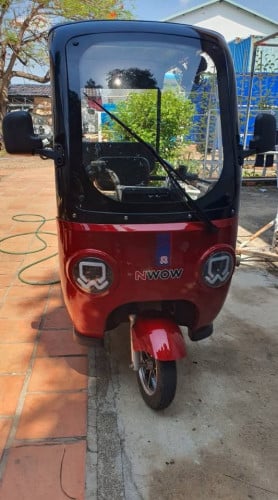 កង់រ៉ឺម៉កអគ្គិសនី ៣ កង់