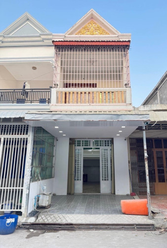 ផ្ទះជួល បុរីសន្តិភាព2/Shophouse for rent 3 បន្ទប់គេង 4 បន្ទប់ទឹក