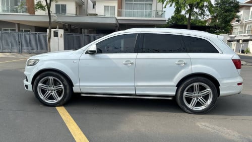ឡានលក់ Audi Q7 S’line ឆ្នាំ2014 full Options  ម៉ាសុីនម៉ាស៊ូត ស្មាតឃី