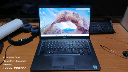 ចង់លក់ Dell latitude 5300 i7 8th Touch screen