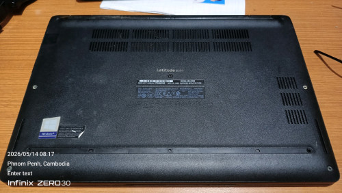 ចង់លក់ Dell latitude 5300 i7 8th Touch screen