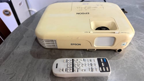 ម៉ាស៊ីនបញ្ចាំងកុនEPSON EB-C26XE