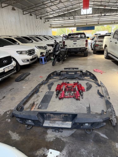 កាងដែកនិងប៊ូម​ Ford