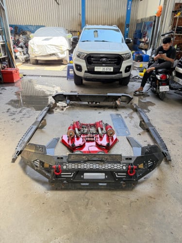 កាងដែកនិងប៊ូម​ Ford